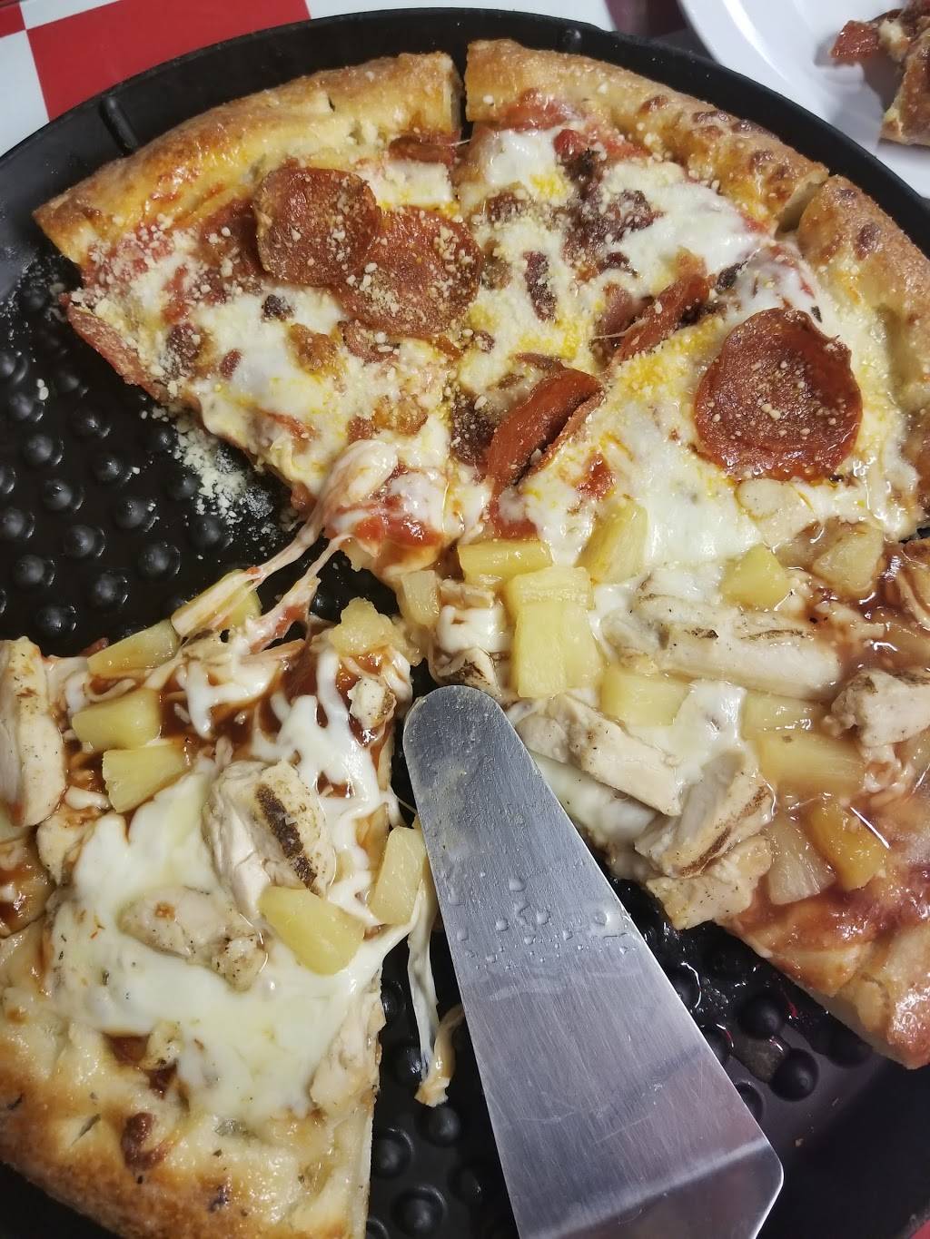 Greeks Pizzeria | restaurant | 105 W Main St, Lebanon, IN 46052, USA | 7658595005 OR +1 765-859-5005