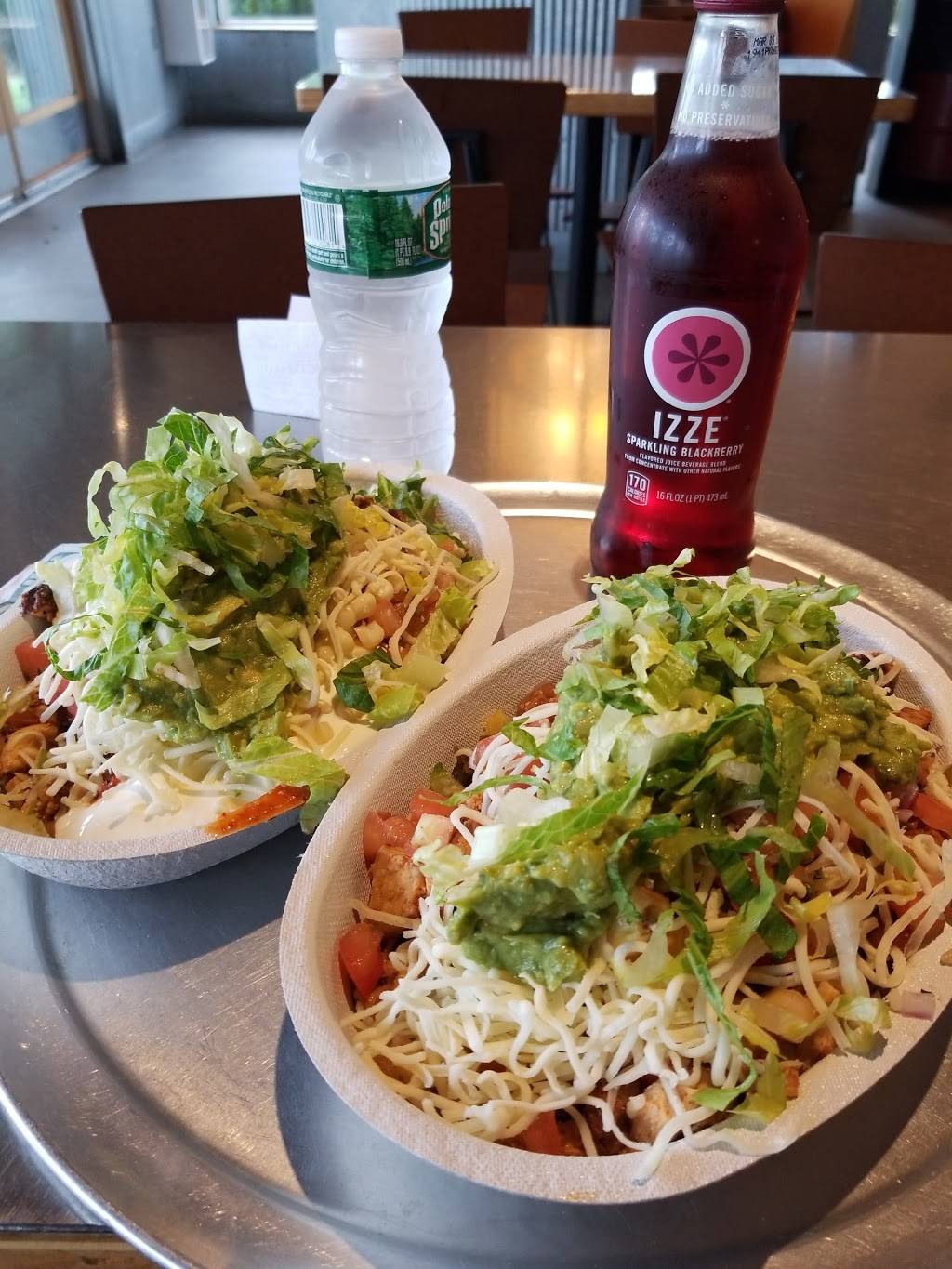 Chipotle Mexican Grill | restaurant | 215 N Broadway, Hicksville, NY 11801, USA | 5168224074 OR +1 516-822-4074