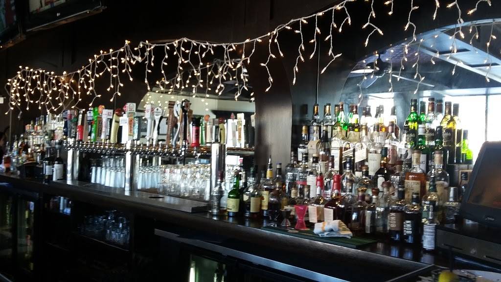 Glenview House | restaurant | 1843 Glenview Rd, Glenview, IL 60025, USA | 8477240692 OR +1 847-724-0692