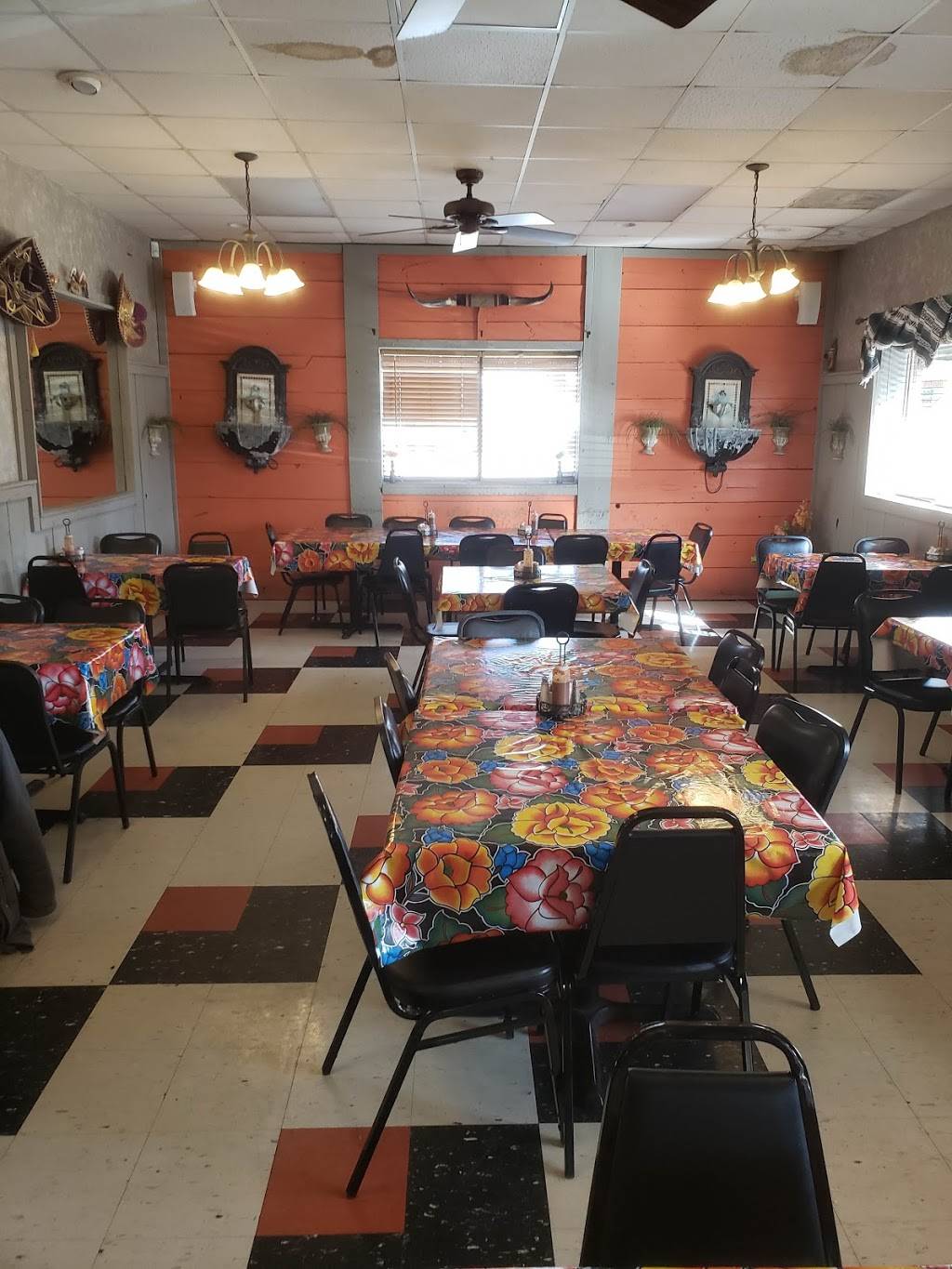 La Casa Fierro | restaurant | 1427 W Sherman Blvd, Muskegon, MI 49441, USA | 2317598400 OR +1 231-759-8400