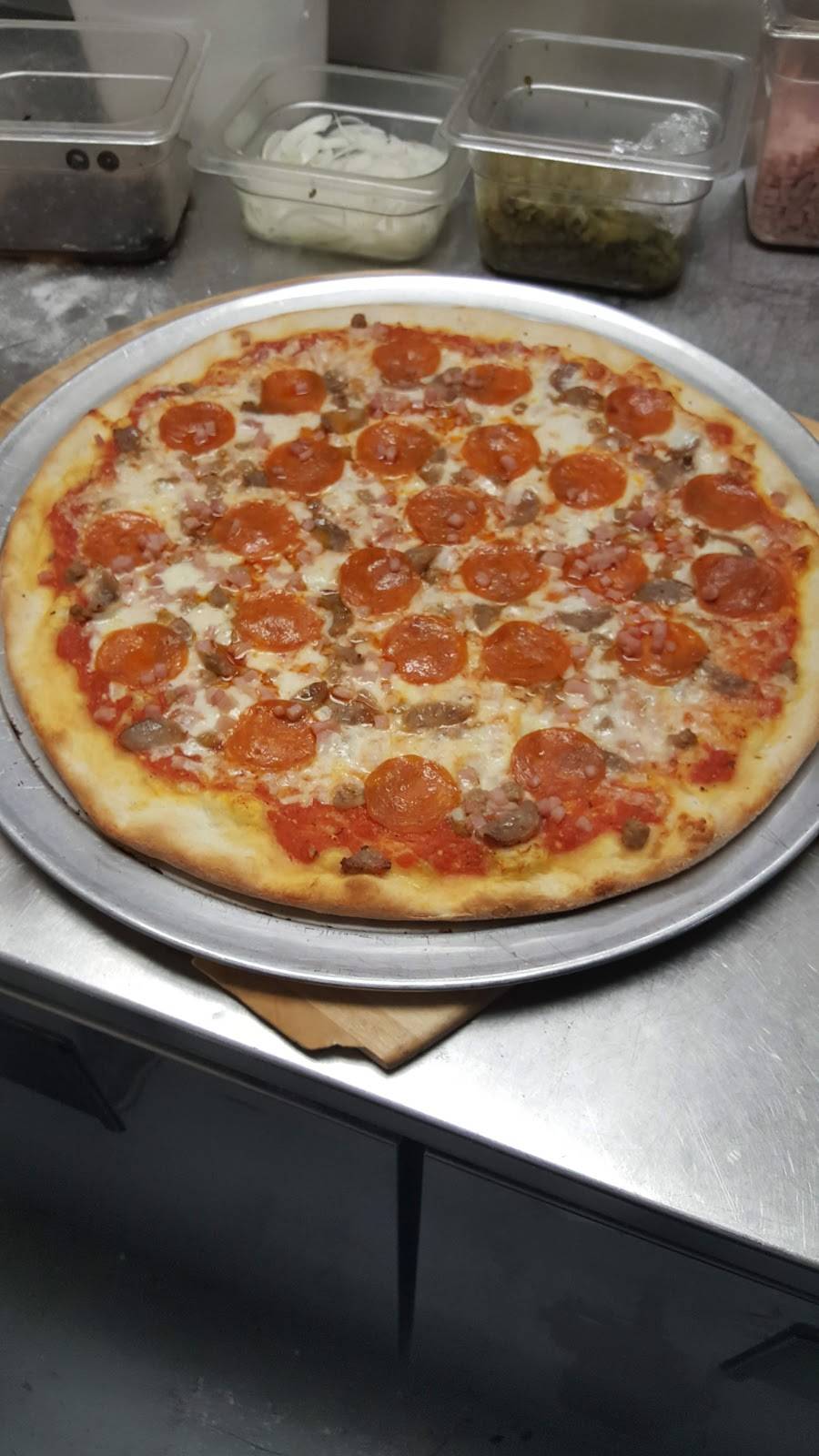 Mamma Mias Pizza and Pasta | restaurant | 4243 Seven Lakes Plaza, West End, NC 27376, USA | 9106736900 OR +1 910-673-6900