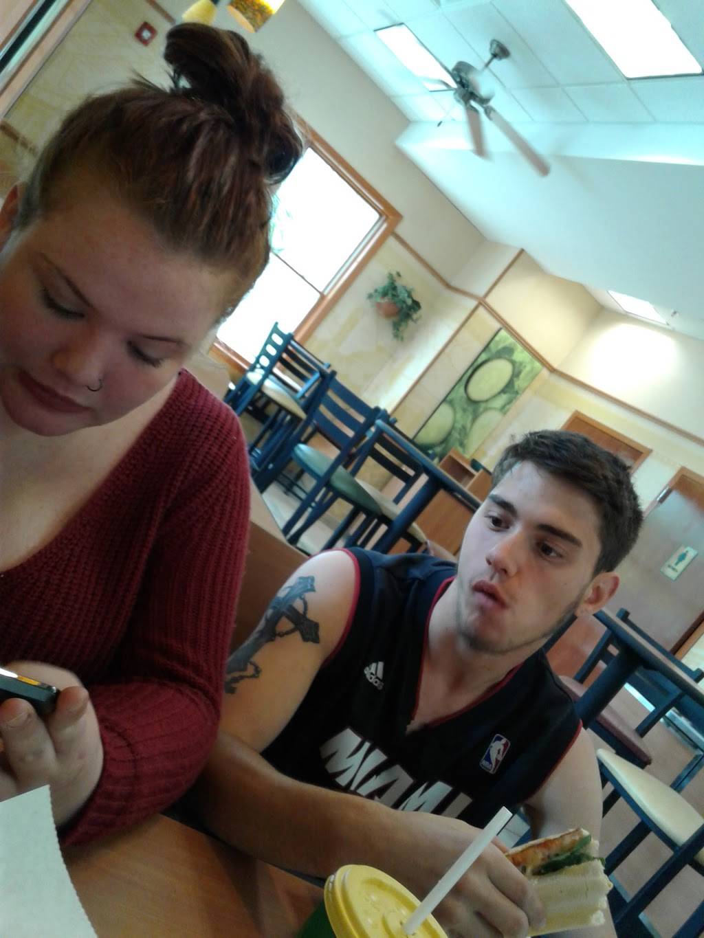 Subway Restaurants | restaurant | 880 Jacksonville Rd #101, Ivyland, PA 18974, USA | 2156722052 OR +1 215-672-2052