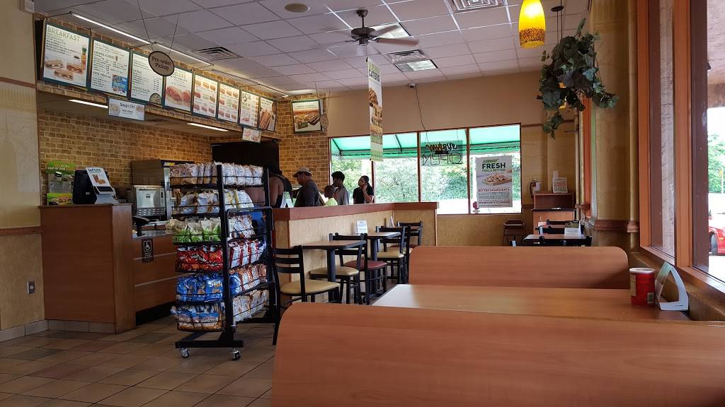 Subway | restaurant | 16650 NW 27th Ave, Opa-locka, FL 33054, USA | 3056205449 OR +1 305-620-5449