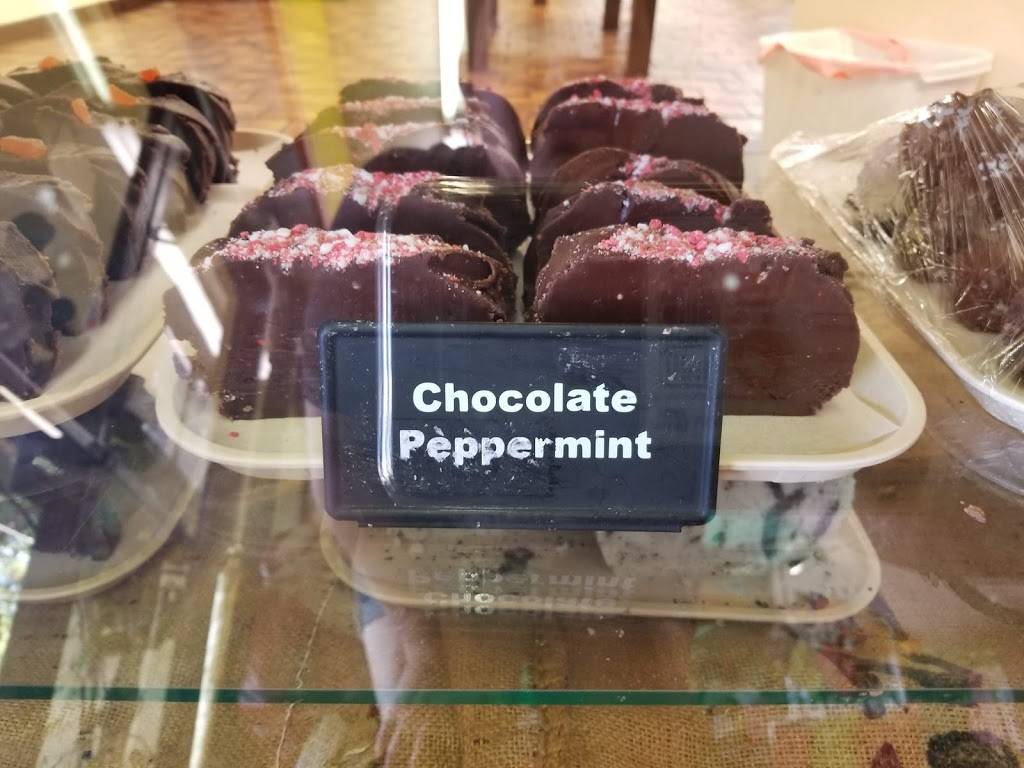 Gulf Coast Fudge Co. | meal takeaway | 2787 N Tamiami Trail, North Fort Myers, FL 33903, USA | 2395992605 OR +1 239-599-2605