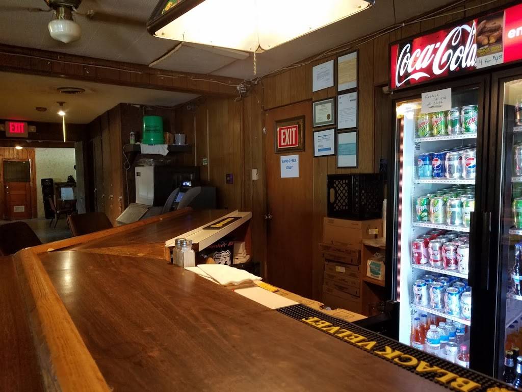 Swamp Side Bar & Grill | restaurant | 452 N Lakeview Ave, Endeavor, WI 53930, USA | 6085872643 OR +1 608-587-2643