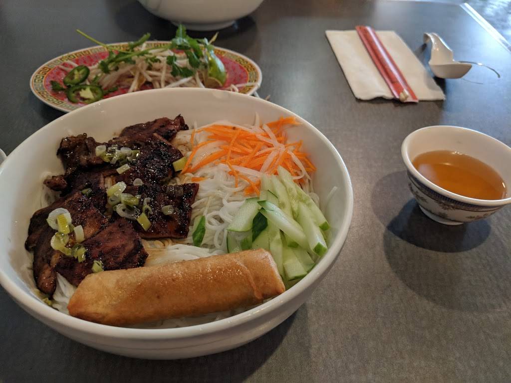Pho LLC | restaurant | 350 Albert St, East Lansing, MI 48823, USA | 5175744919 OR +1 517-574-4919