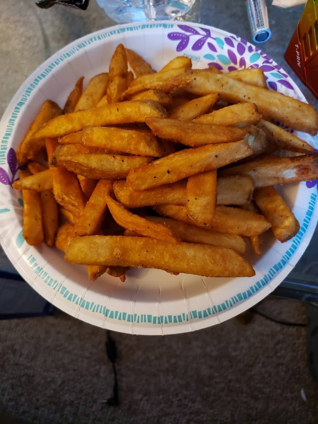 Zoes Pizza & Seafood | restaurant | 1022 S Broadway, East Providence, RI 02914, USA | 4014310000 OR +1 401-431-0000