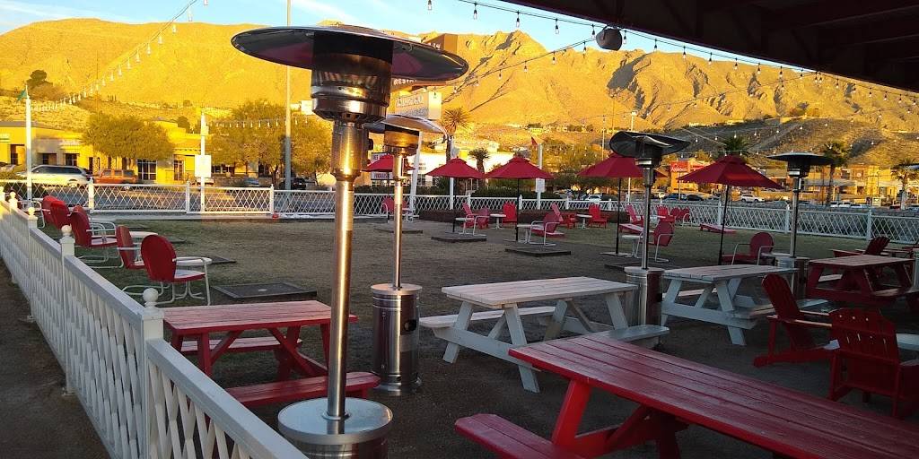 Charcoaler Drive-In | restaurant | 5837 N Mesa St, El Paso, TX 79912, USA | 9155810660 OR +1 915-581-0660