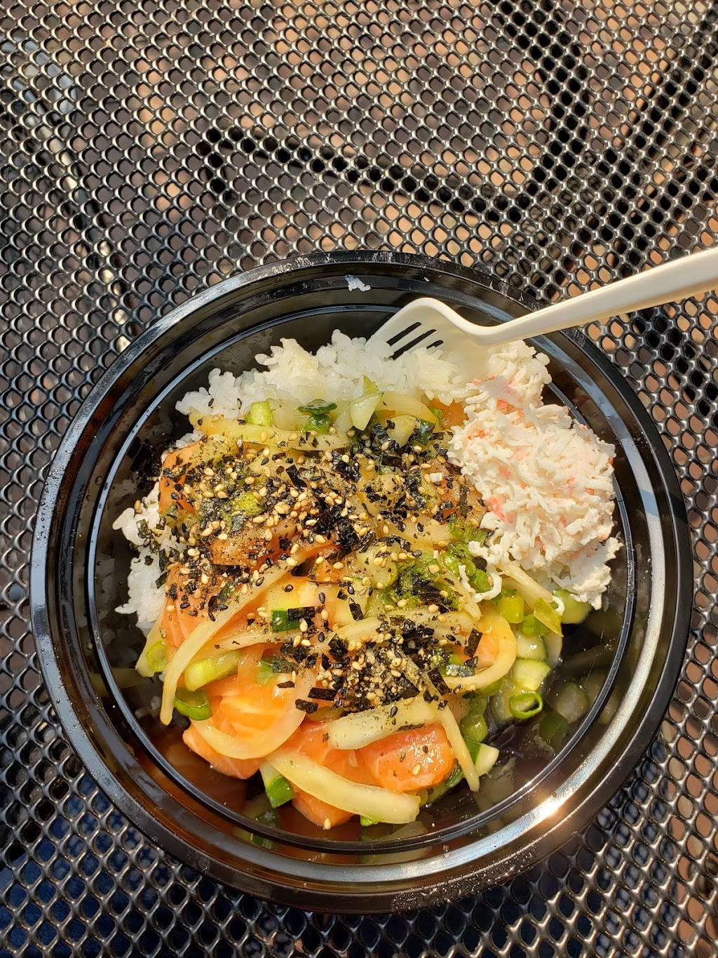 MIX Poke Bar | restaurant | 403 Bellevue Square, Bellevue, WA 98004, USA | 4254542217 OR +1 425-454-2217