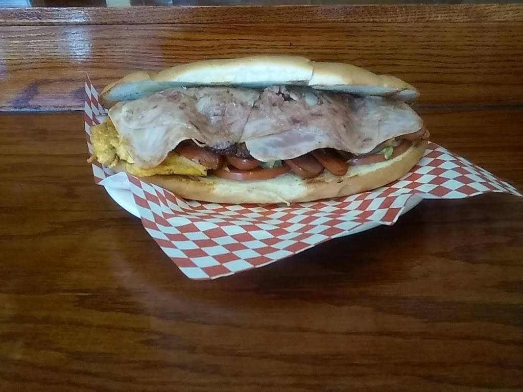 Town Burgers | restaurant | 16 El Camino Real B, Greenfield, CA 93927, USA | 8316745786 OR +1 831-674-5786