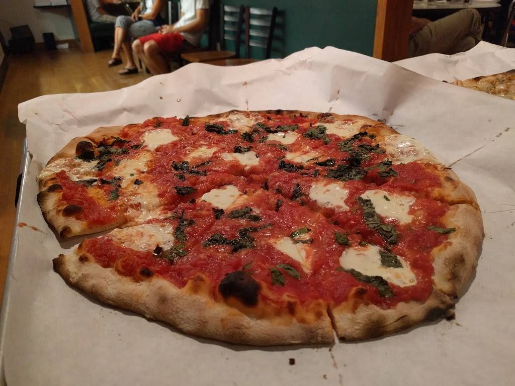 Frank Pepe Pizzeria Napoletana | restaurant | 59 Federal Rd, Danbury, CT 06810, USA | 2037907373 OR +1 203-790-7373