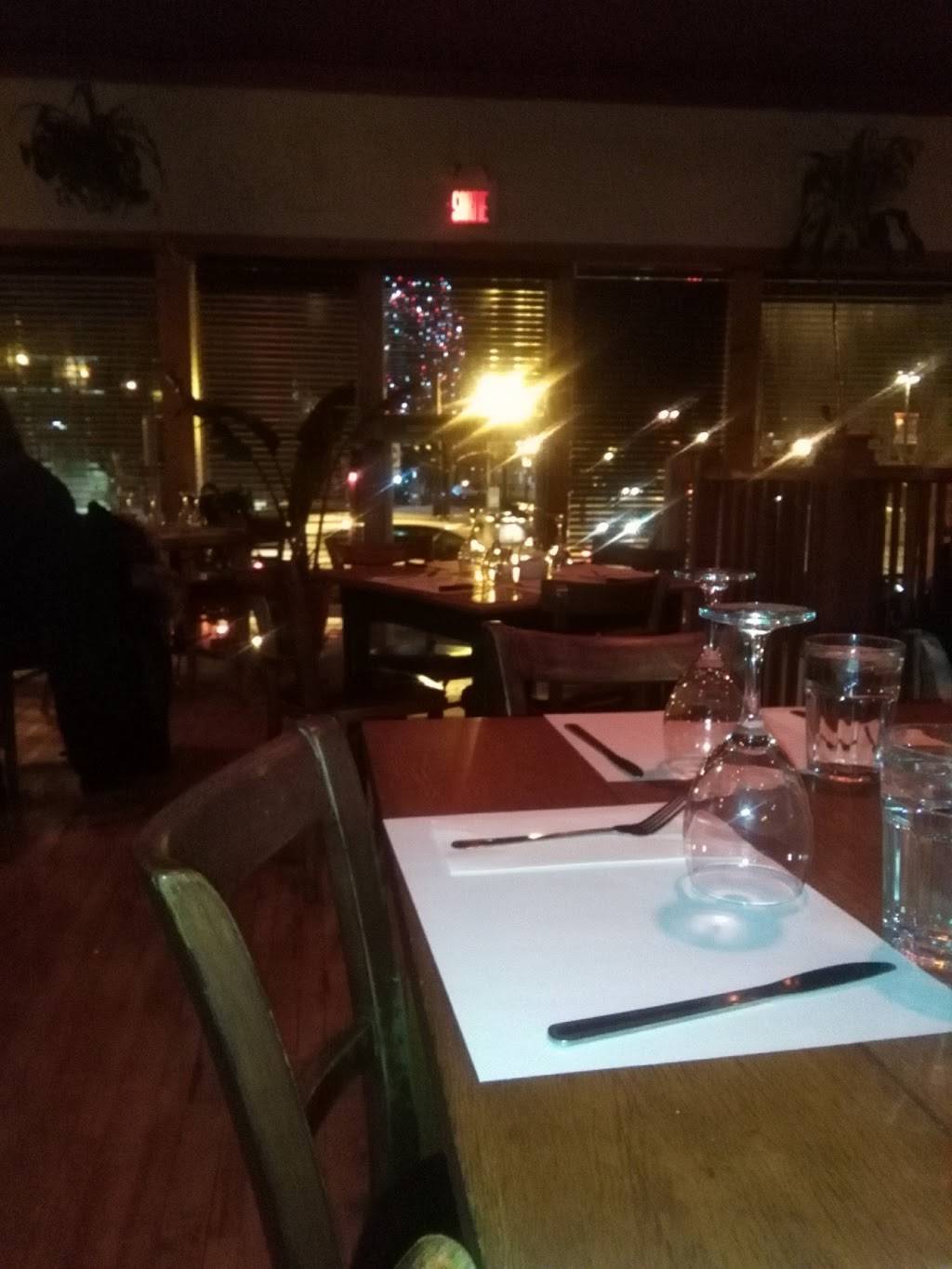 Mykonos | restaurant | 6 Rue Tourigny, Victoriaville, QC G6P 4C4, Canada | 8197525863 OR +1 819-752-5863