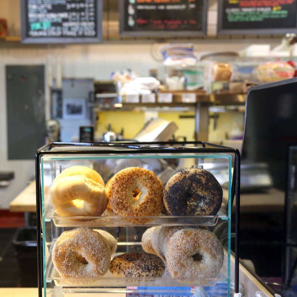 Inverness Park Market | restaurant | 12301 Sir Francis Drake Blvd, Inverness Park, CA 94937, USA | 4156631491 OR +1 415-663-1491