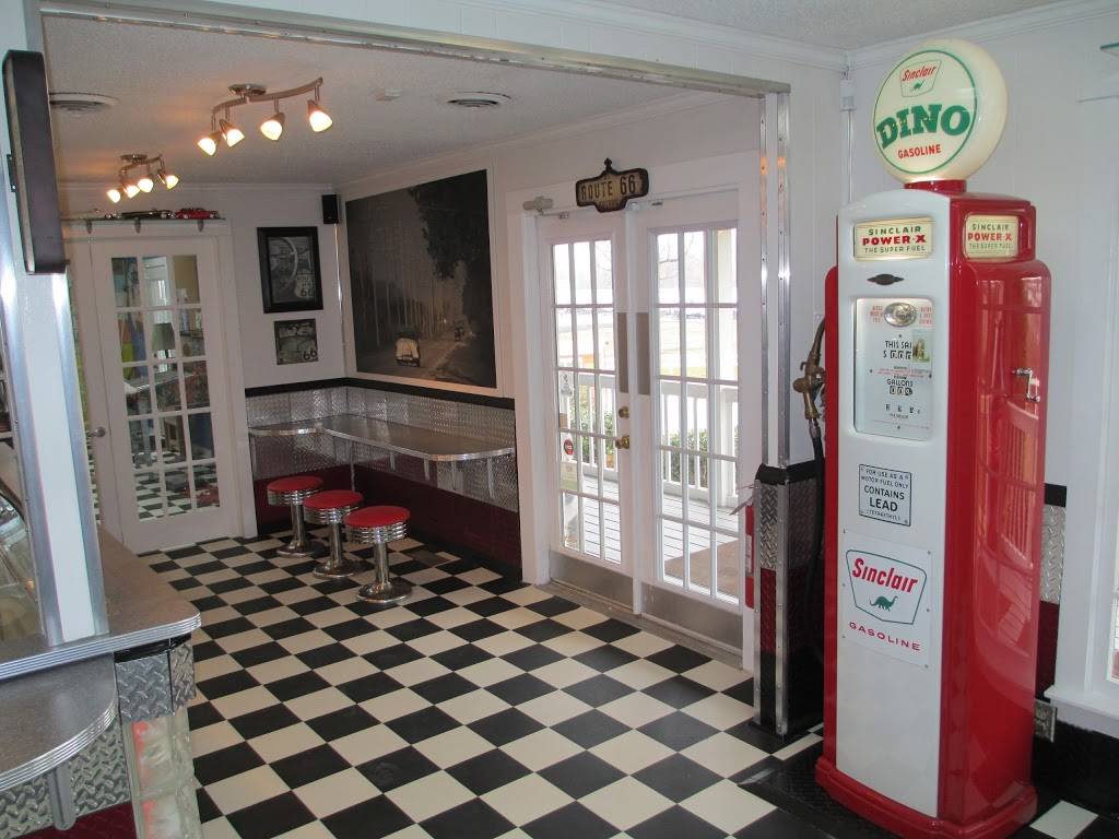 Hot Rod Ice Cream Shoppe | restaurant | 2572 Music Valley Dr, Nashville, TN 37214, USA | 6158894225 OR +1 615-889-4225