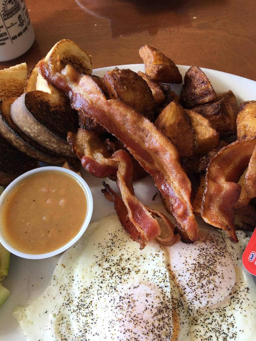 Restaurant Les Côteaux | restaurant | 131 QC-338, Les Coteaux, QC J7X 1A2, Canada | 4502673892 OR +1 450-267-3892