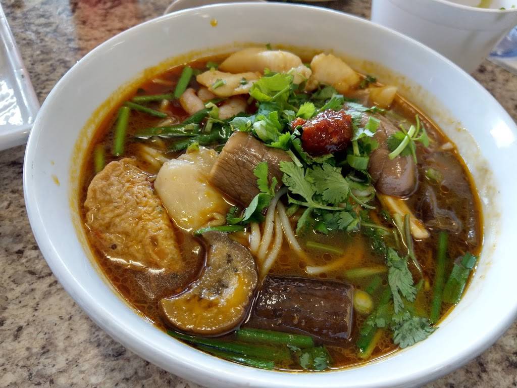 Banh Cuon Hoa #2 | restaurant | 11169 Beechnut St, Houston, TX 77072, USA | 2814959556 OR +1 281-495-9556