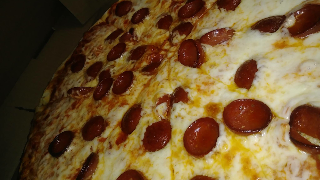 MCs pizzeria | restaurant | 813 East Ave, Erie, PA 16503, USA | 8144524210 OR +1 814-452-4210