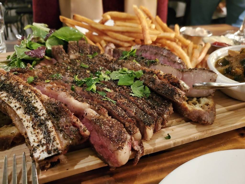 Jules Bistro | restaurant | 1290 Queen St E, Toronto, ON M4L 1C4, Canada | 4164635853 OR +1 416-463-5853