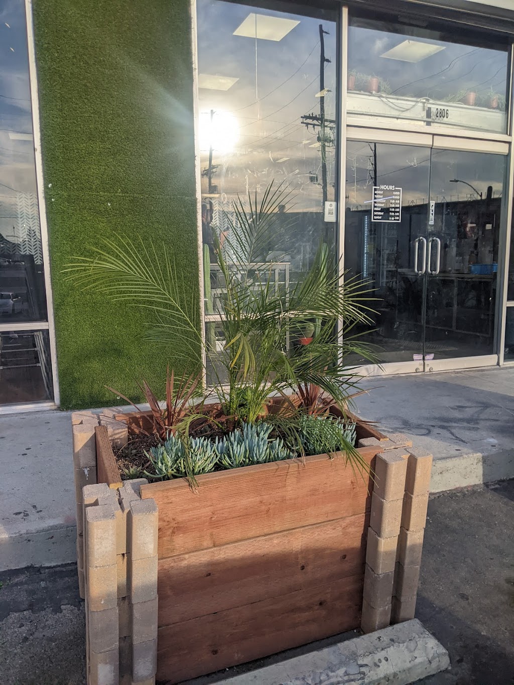 Xochitl Vegan | restaurant | 2806 E Washington Blvd, Los Angeles, CA 90023, USA | 3237024927 OR +1 323-702-4927