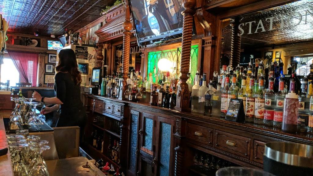 Three Monkeys Cafe | restaurant | 9645 James St, Philadelphia, PA 19114, USA | 2156376665 OR +1 215-637-6665