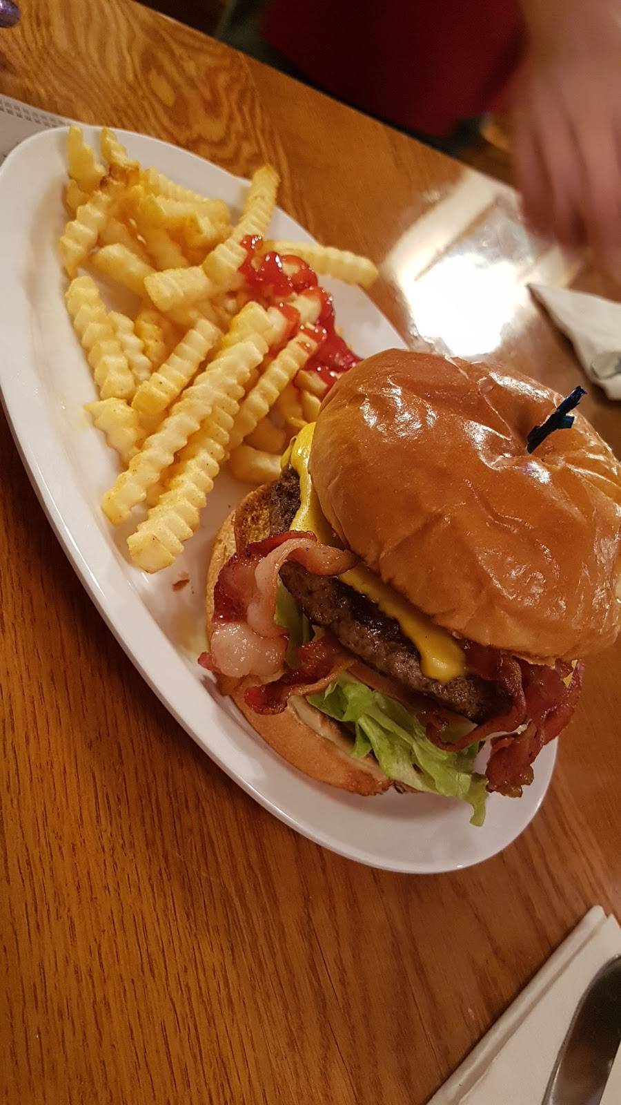 Mazos Hamburgers | restaurant | 3146 S 27th St, Milwaukee, WI 53215, USA | 4146712118 OR +1 414-671-2118