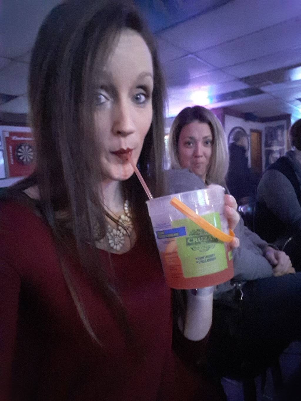 Lindenwood Pub | restaurant | 138 N Kingshighway, St Charles, MO 63301, USA | 6369165100 OR +1 636-916-5100