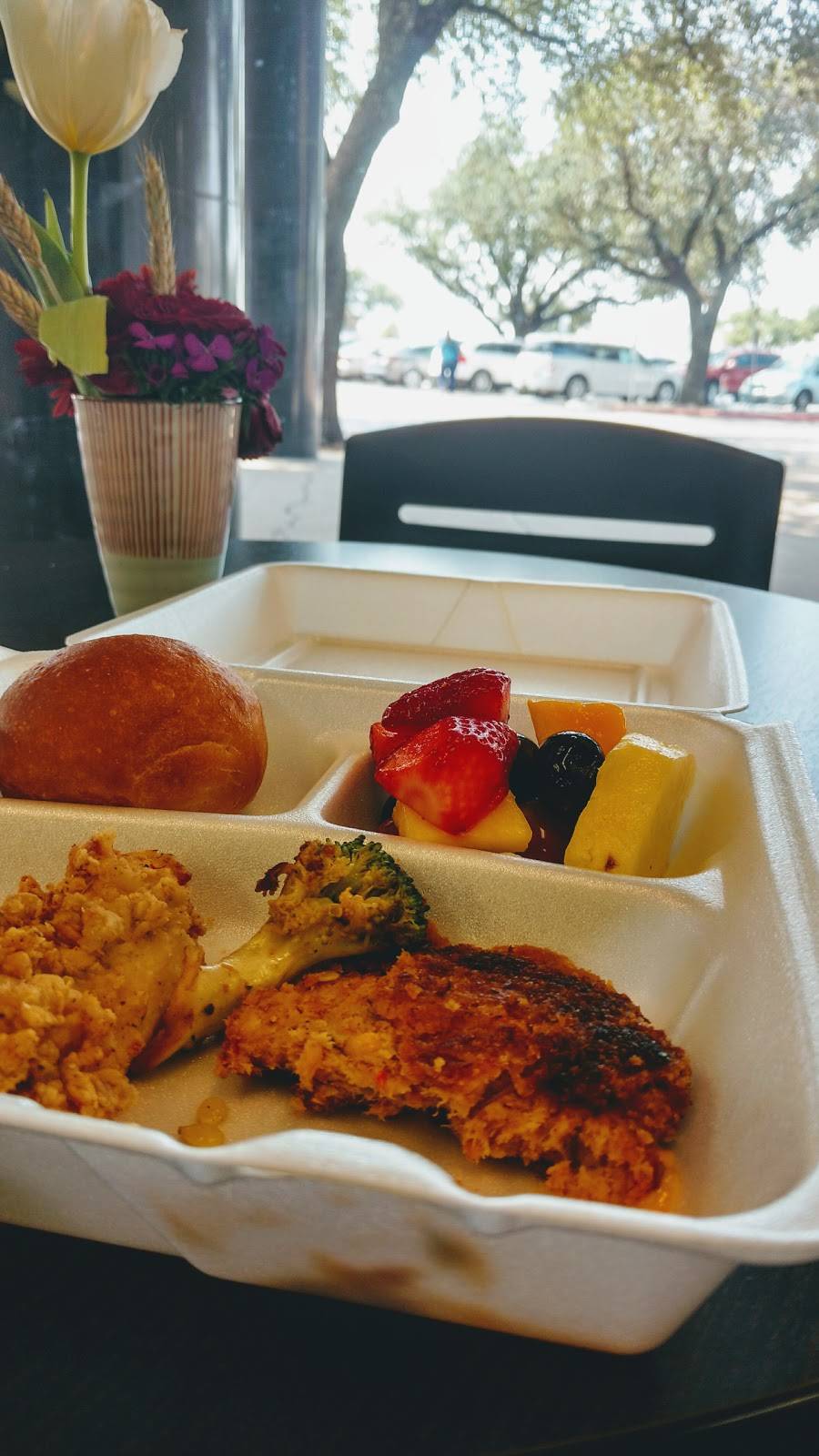 Fresh Market | restaurant | 6300 Harry Hines Blvd #130, Dallas, TX 75235, USA | 2143522296 OR +1 214-352-2296