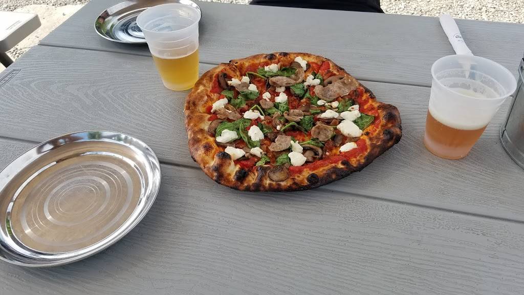 Hopscotch Brick Oven and Taproom | restaurant | 2032 US-31, Traverse City, MI 49686, USA | 2312524718 OR +1 231-252-4718