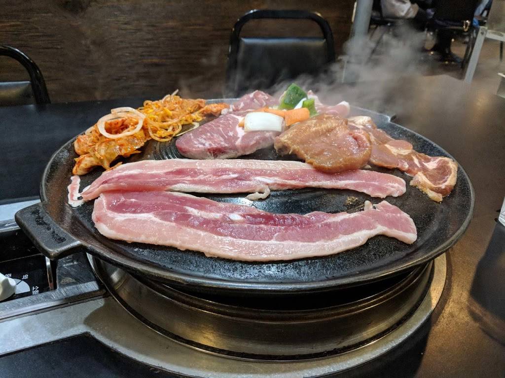 Honey Pig BBQ | restaurant | 13818-B Braddock Rd, Centreville, VA 20121, USA | 7038305959 OR +1 703-830-5959