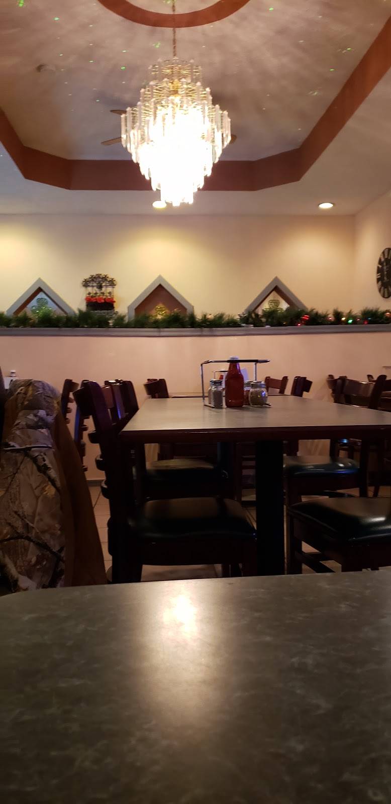 Giuseppes Pizzeria | restaurant | 188 N Main St, Pittston, PA 18640, USA | 5708832750 OR +1 570-883-2750