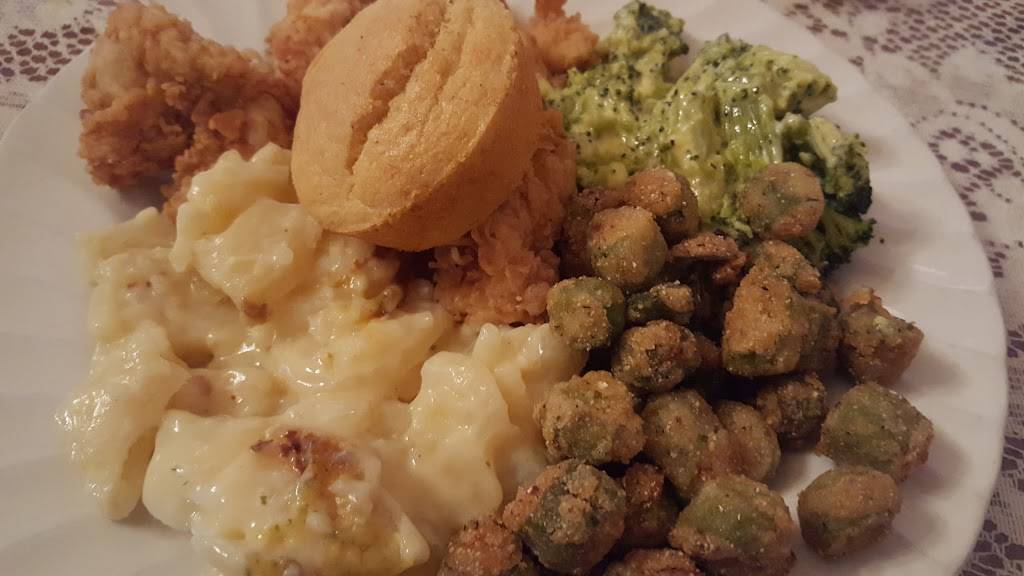 McCutchens Magnolia House | restaurant | 303 E Willow St, Scottsboro, AL 35768, USA | 2562593077 OR +1 256-259-3077