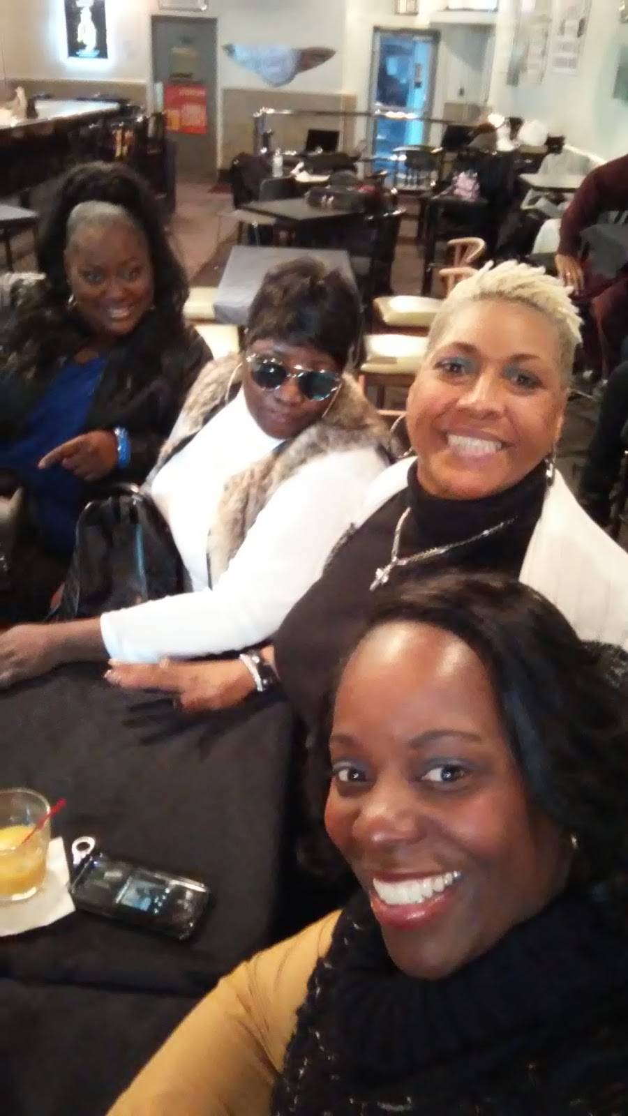 New Bentley Lounge | night club | 19631 Plymouth Rd, Detroit, MI 48228, USA | 3134939457 OR +1 313-493-9457