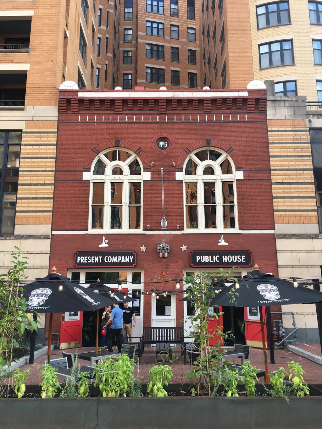 Present Company Public House | restaurant | 438 Massachusetts Ave NW, Washington, DC 20001, USA | 2022891100 OR +1 202-289-1100