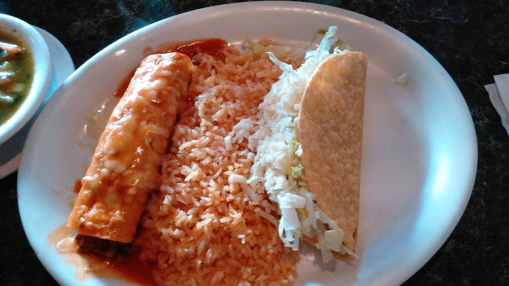 El Azteca | restaurant | 121 Main St, Portland, TN 37148, USA | 6153250095 OR +1 615-325-0095