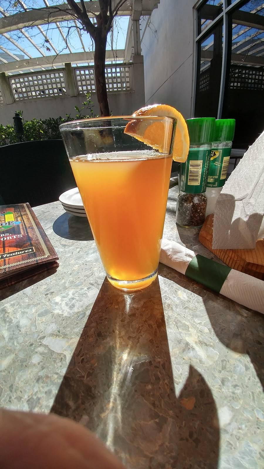 Gators Dockside | restaurant | 4982 New Broad St, Orlando, FL 32814, USA | 3219721974 OR +1 321-972-1974