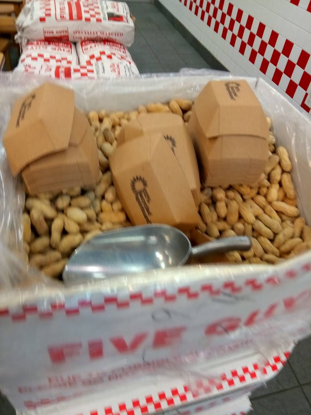 Five Guys | meal takeaway | 525 Lincoln St, Worcester, MA 01605, USA | 5088532000 OR +1 508-853-2000