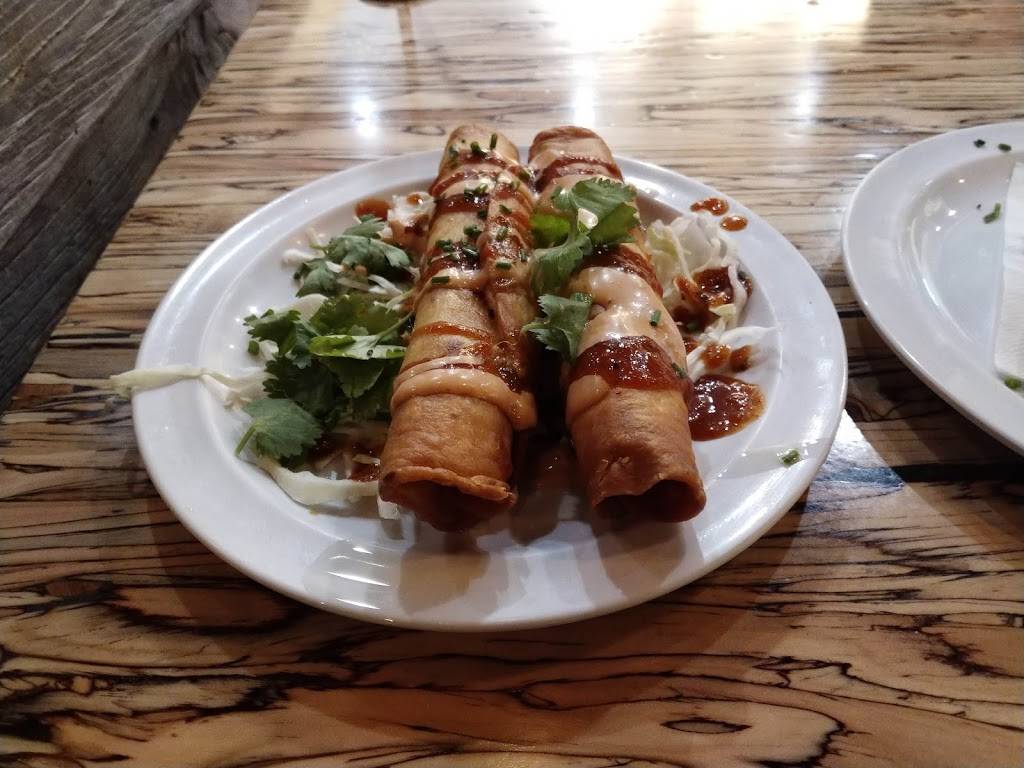 Slapfish | restaurant | 254 N University Ave Drive, Farmington, UT 84025, USA | 8014515351 OR +1 801-451-5351