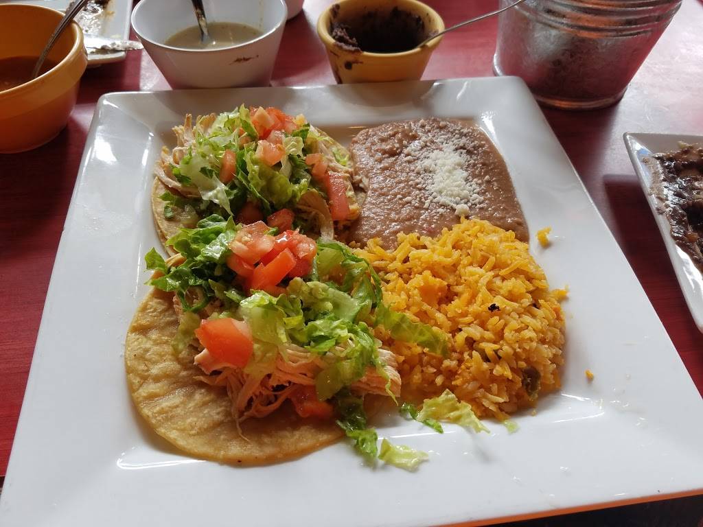 Valentina Restaurant | restaurant | 4506 W 63rd St, Chicago, IL 60629, USA | 7732845529 OR +1 773-284-5529