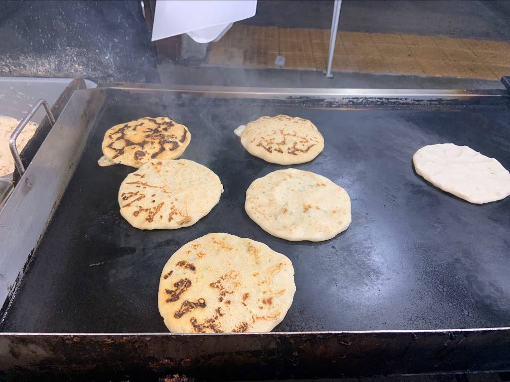 Pupusas La Bendición | restaurant | 2345 a W 18th St, Los Angeles, CA 90019, USA | 3236818469 OR +1 323-681-8469