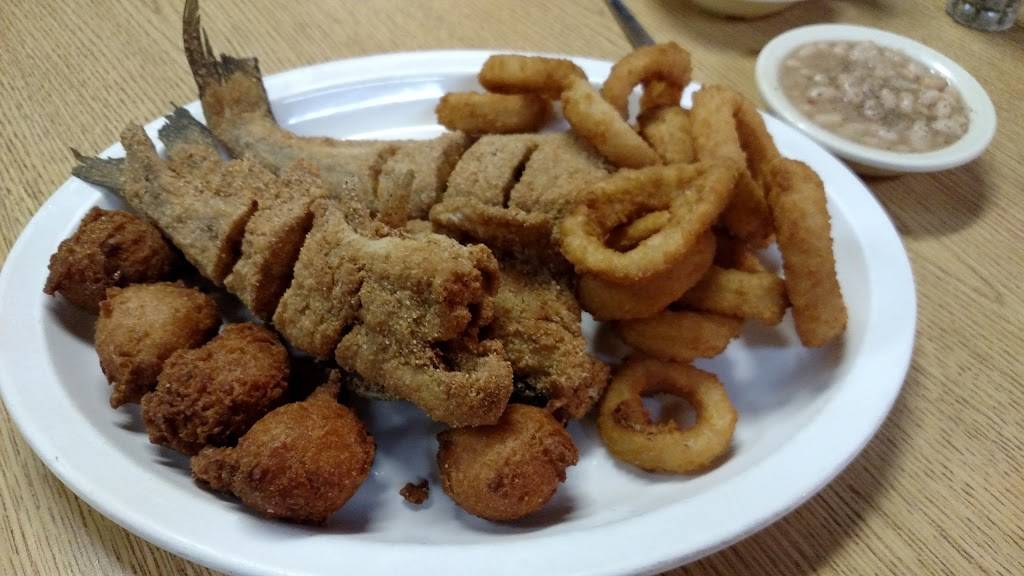 Country & Western Steak House | restaurant | 189 Extension St, Camden, TN 38320, USA | 7315843026 OR +1 731-584-3026