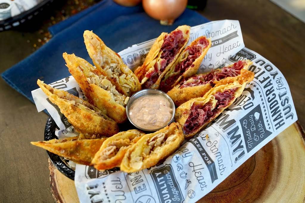 Bulldogs Cheesesteaks | restaurant | 22749 Michigan Ave, Dearborn, MI 48124, USA | 3133951000 OR +1 313-395-1000