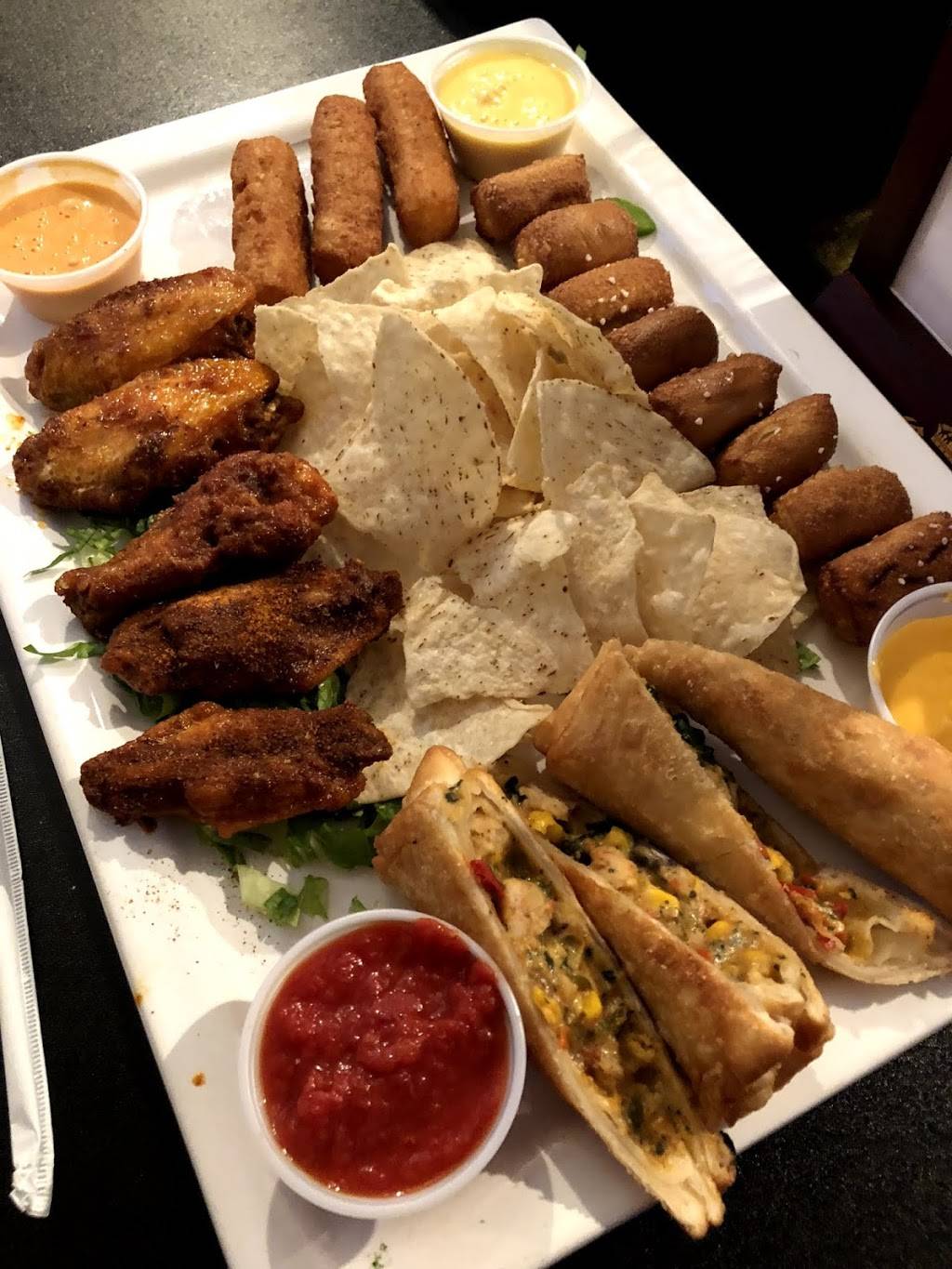 First Down Sports Bar & Grill | restaurant | 4213 Fairfax Dr, Arlington, VA 22203, USA | 7034658888 OR +1 703-465-8888