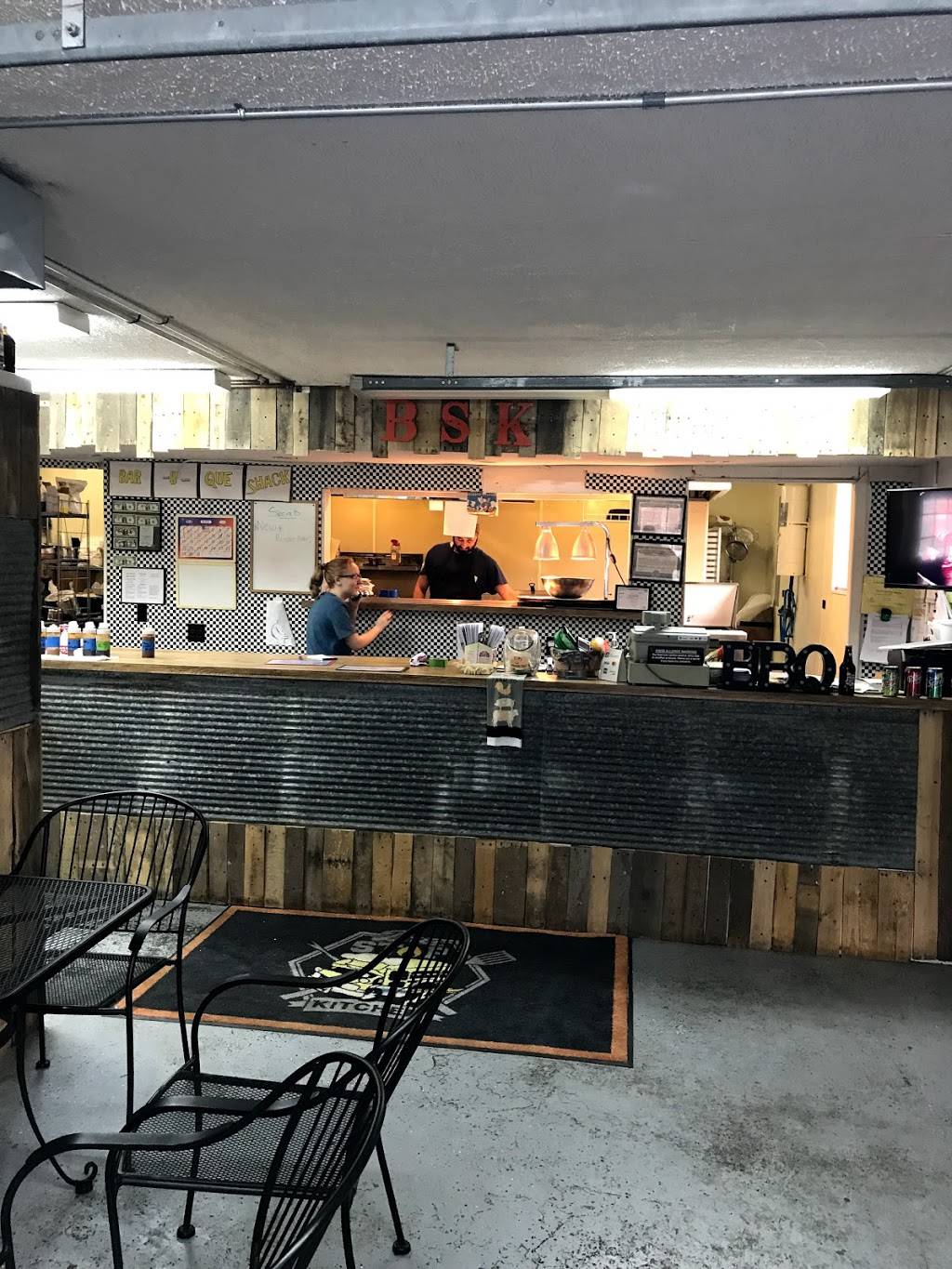 Bus Stop Kitchen | restaurant | 3674 E 2603rd Rd, Sheridan, IL 60551, USA | 8158261676 OR +1 815-826-1676