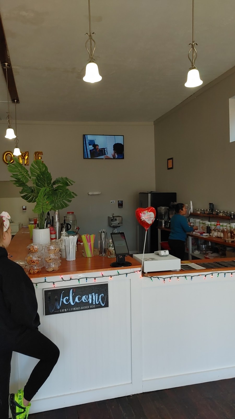 Alexandria Shakes | restaurant | 113 N Harrison St, Alexandria, IN 46001, USA | 8595379191 OR +1 859-537-9191