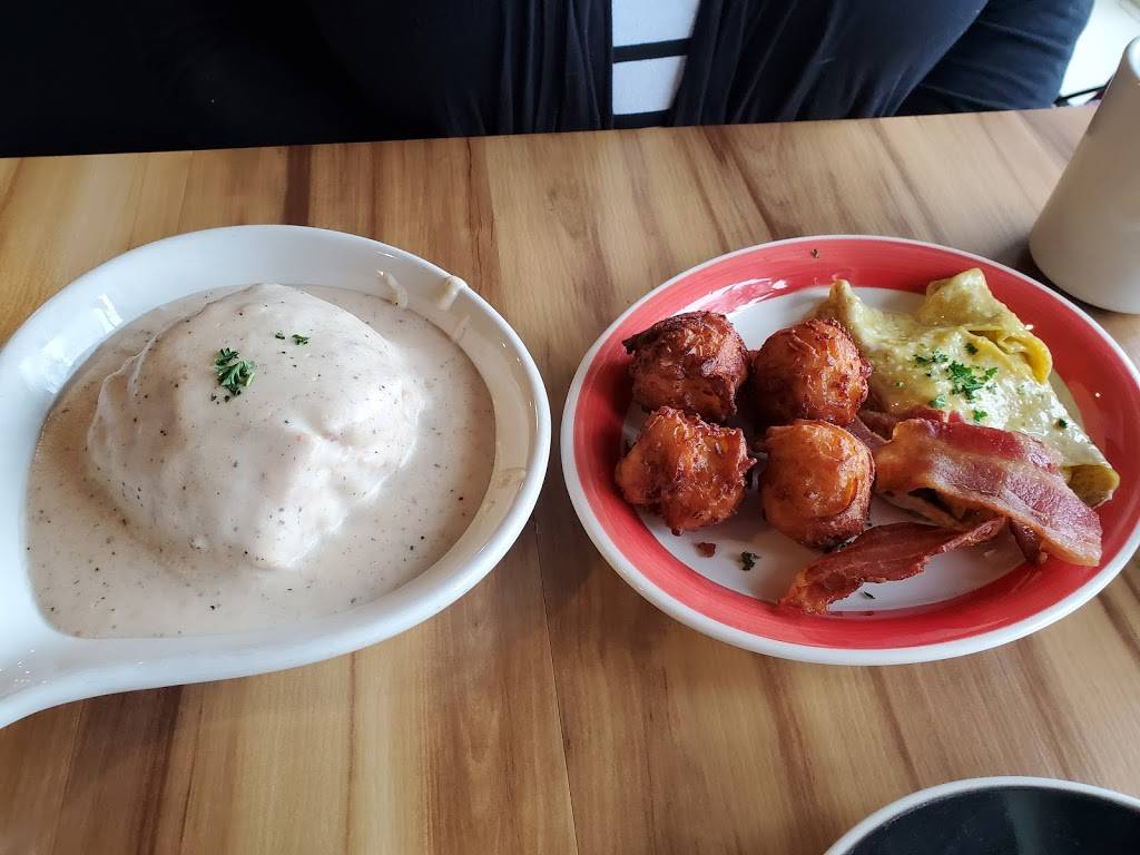 The Tipsy Biscuit | restaurant | 231 N Main St, Elkhart, IN 46516, USA | 5743276851 OR +1 574-327-6851