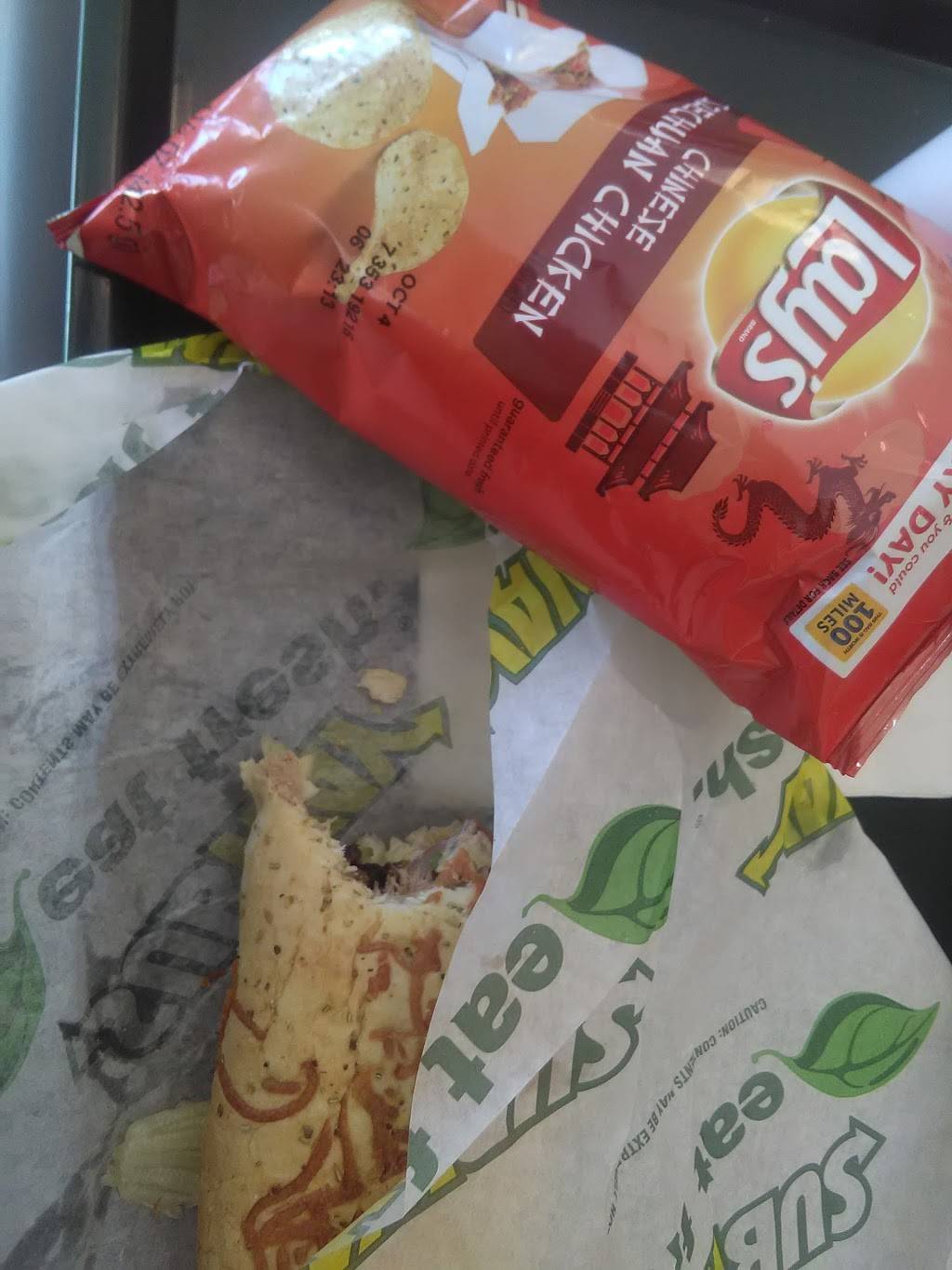 Subway | restaurant | 2513 West Hillsborough Ave Unit 101 Armenia-Hillsborough Junction, Tampa, FL 33614, USA | 8138728200 OR +1 813-872-8200