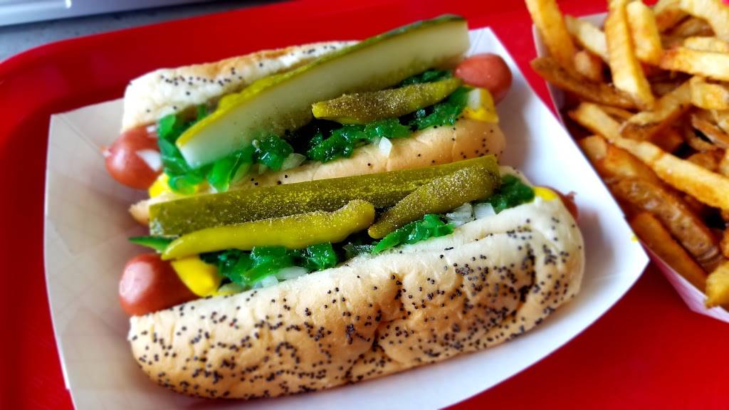 Tasty Dawgs of Elk Grove | restaurant | 812 E Higgins Rd, Elk Grove Village, IL 60007, USA | 8472584281 OR +1 847-258-4281