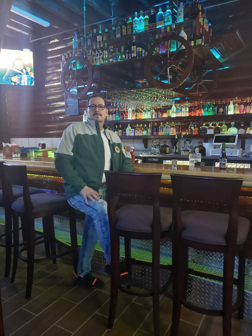 La Carreta Vieja | restaurant | 1339 W Greenfield Ave, Milwaukee, WI 53204, USA | 4142265419 OR +1 414-226-5419