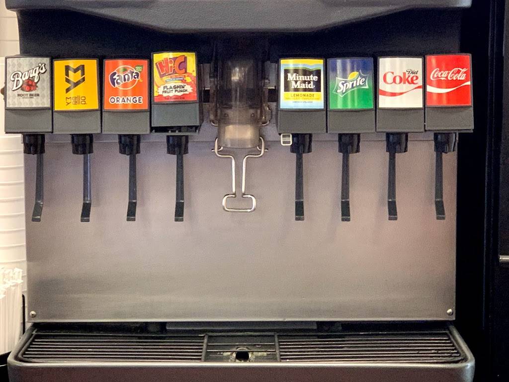 MaMa Gyros | restaurant | 5300 S 76th St, Greendale, WI 53129, USA | 4144231517 OR +1 414-423-1517