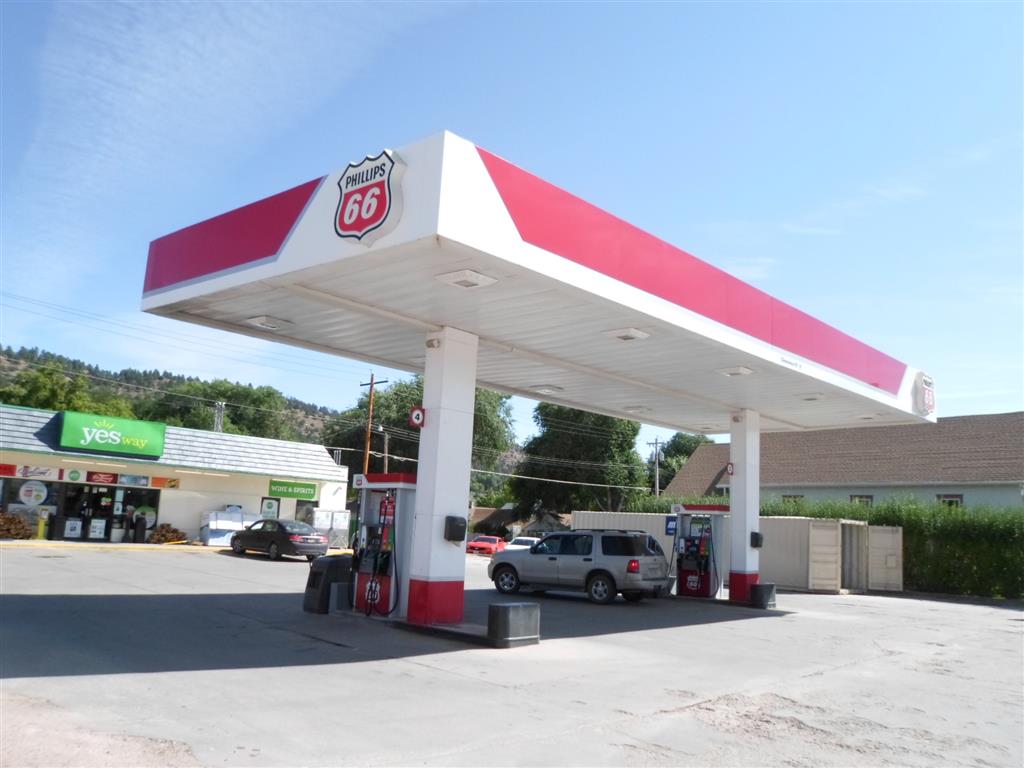 Yesway | restaurant | 239 S Chicago St, Hot Springs, SD 57747, USA | 6057455557 OR +1 605-745-5557